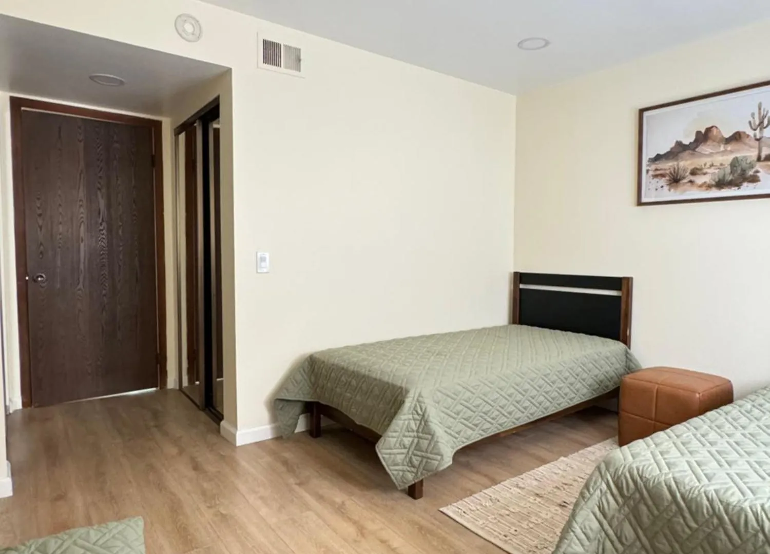 Stylish 2B2B Apartment Glendale
