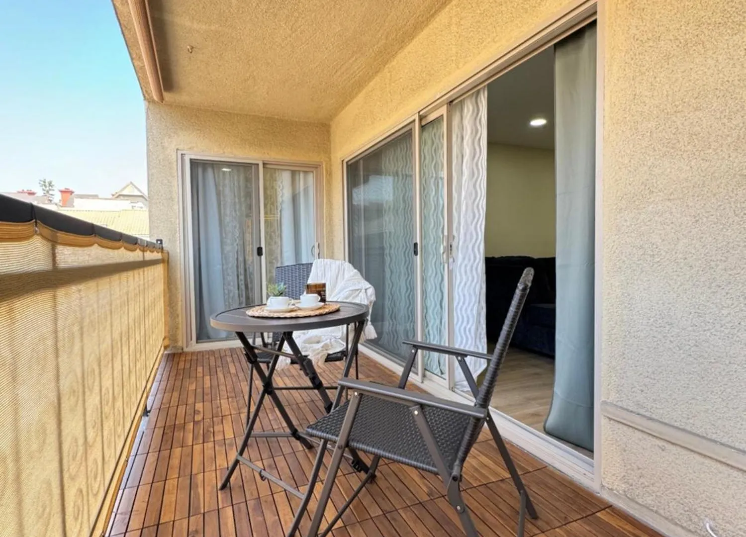 Stylish 2B2B Apartment Glendale