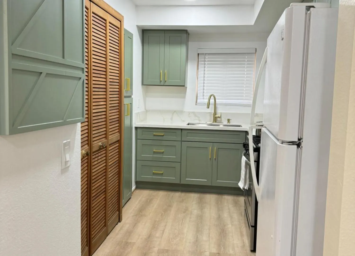 Stylish 2B2B Apartment Glendale United States