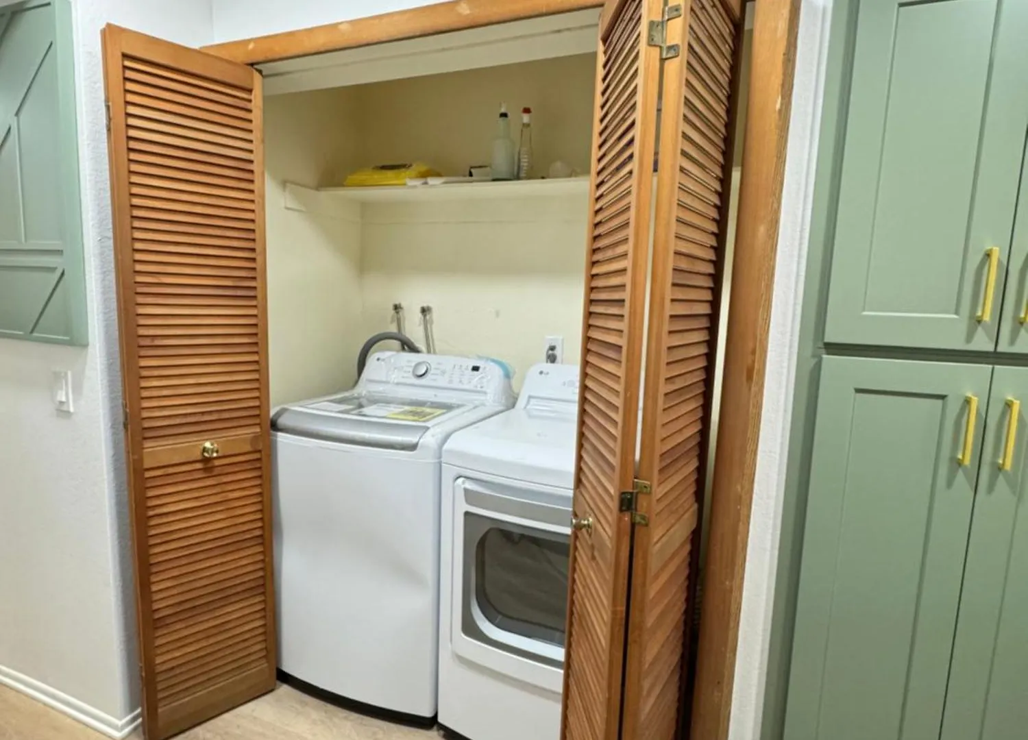 Stylish 2B2B Apartment Glendale
