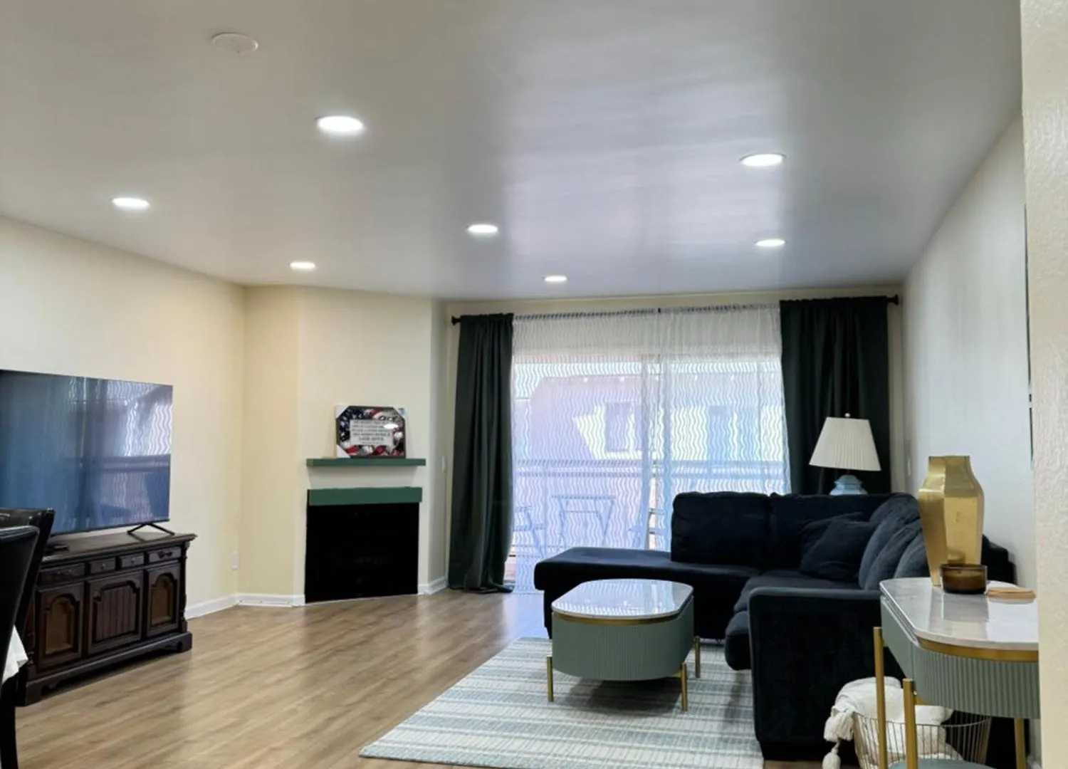 Stylish 2B2B Apartment Glendale 0*,